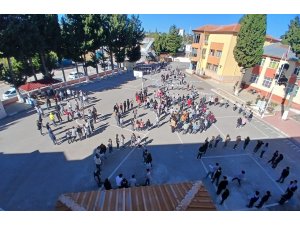 Mersin’de tüm okullarda eş zamanlı afet tatbikatı gerçekleştirildi
