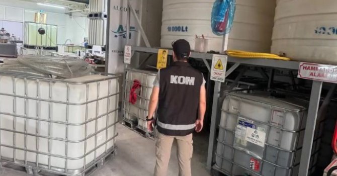 Antalya’da kaçak alkol operasyonu: 14 bin 884 litre kaçak alkol ele geçirildi