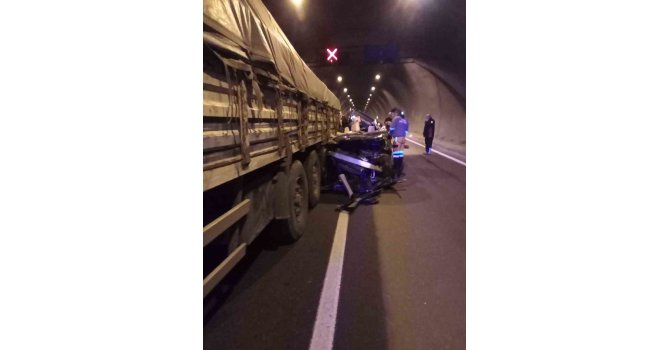 Tünelde trafik kazası: 1 ölü, 4 yaralı