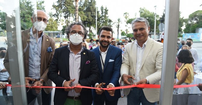 Başkan Uysal, sergi açılışını yaptı