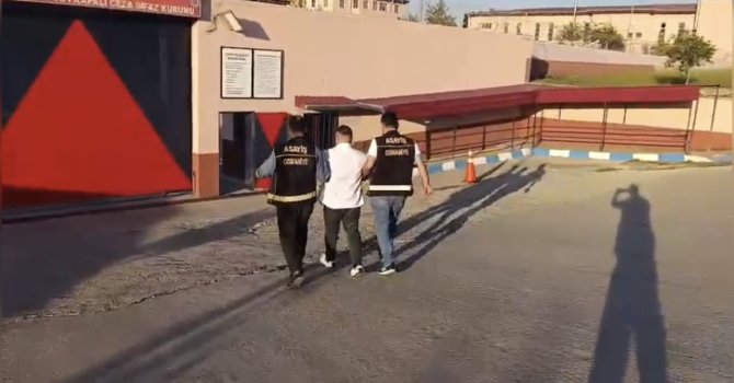 Depremzede araçlar üzerinden vurgun: 1 tutuklama