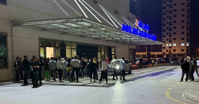 Düğün salonu önünde babasıyla tartışan şahıslara ateş etti: 5 yaralı