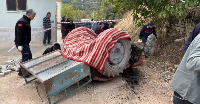 Burdur’da traktör devrildi: 1 ölü