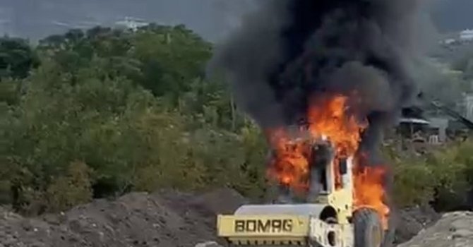 Osmaniye’de şantiyede iş makinasında çıkan yangın söndürüldü