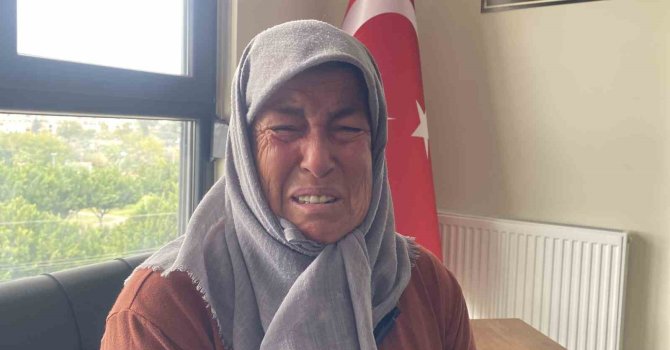 Oğlu bıçaklanarak öldürülen anne gözyaşları içinde adalet istedi: "Tarla gibi yapmış oğlumu"