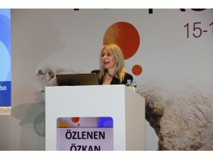 Prof. Dr. Özlenen Özkan: "İlk rahim naklinde nefesimizi tutarak hastayı takip ettik"