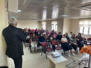 Başhekim Opr. Dr. Mehmet Deniz’den "Kadın Sağlığı ve Hijyen" semineri