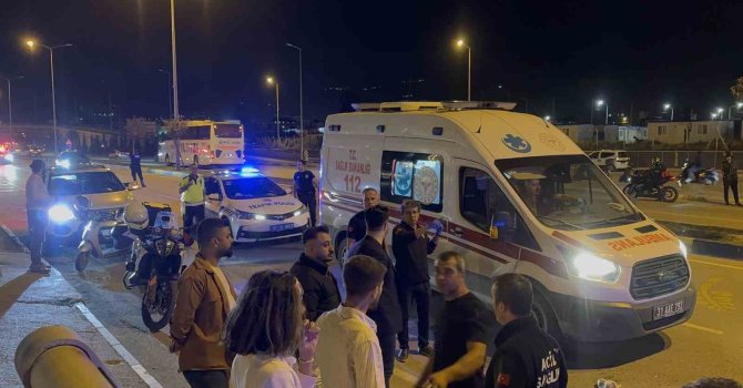 Alışveriş yapıp evine giderken motosikletin çarptığı kadın yaralandı