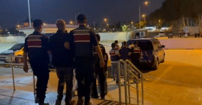 Jandarma 4 milyon 20 bin makaron ele geçirdi: 9 tutuklama