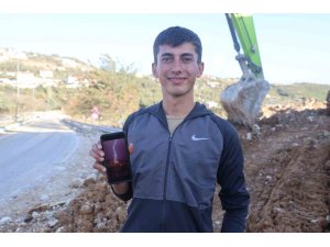 Şimşekleri görüntülemek isterken, yakın noktaya isabet eden yıldırımla deprem oldu sandı