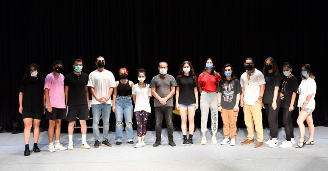 Konyaaltı’nda tiyatro oyunculuğu eğitimleri sürüyor