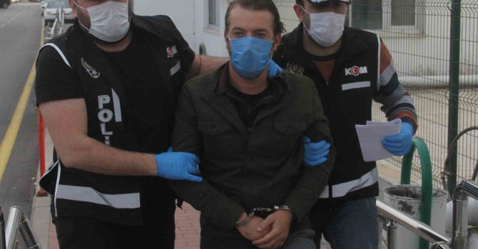 İddianameye göre Ceyhan Belediye Başkanı Kadir Aydar 300 bin dolar rüşvet aldı, ailesinin otel parasını bile ödetti