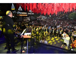 Ümit Besen’den memleketi Osmaniye’de muhteşem konser