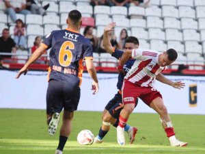 Trendyol Süper Lig: Antalyaspor: 0 - RAMS Başakşehir: 4 (Maç sonucu)