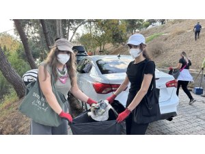 Aylarca belediye temizlemedi, vatandaş bir günde temizledi