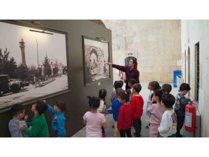 Tarsus Belediyesi, öğrencileri Kubat Paşa Medresesi’nde tarihle buluşturdu