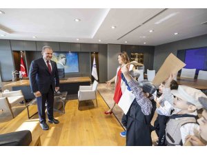 Öğrenciler, cumhuriyet coşkusunu Başkan Seçer’le paylaştı