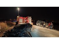 Otomobille, minibüs çarpıştı: 3 yaralı