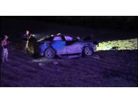 Lastiği patlayan otomobil tarlaya uçtu: 1 ölü, 2 yaralı