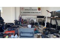 Antalya’da 10 evden hırsızlık yapan şüpheli JASAT tarafından yakalandı