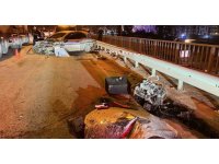 Kazada motoru yerinden fırlayan otomobilin sürücüsü ağır yaralandı