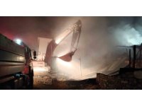 Burdur’da alev alev yanan ev kullanılamaz hale geldi