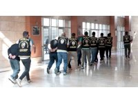 Antalya’da iş yerine zarar veren 10 şahıs tutuklandı