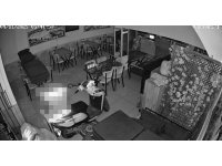 Güvenlik kamerasını etkisiz hale getirdi, kasadaki parayı ve motosikleti çalıp kayıplara karıştı