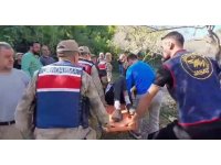 Kaybolan görme engelli yaşlı adamı jandarma zeytinlikte buldu