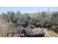 Şarampole yuvarlanan otomobildeki anne ve 5 yaşındaki çocuğu yaralandı