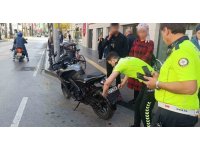 Motosikletin plakasını ’bandana’ ile kapattı: 43 bin 149 TL ceza yedi