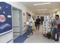 Mersin’de lösemili çocuklara moral veren hediye kutuları dağıtıldı