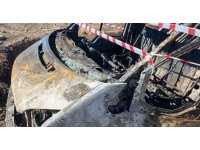 Alev alev yanan mutfak tüpü yüklü kamyonet küle döndü