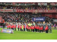 Trendyol Süper Lig: Antalyaspor: 0 - Beşiktaş: 1 (Maç devam ediyor)