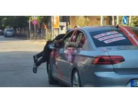 Gelin aracının önünü kesti, 50 TL aldı, beğenmedi