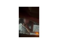 Aracın önünü kesip yumruklayan ve küfür eden trafik magandasına ev hapsi