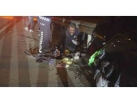 Kazada ölen 17 yaşındaki yeğeninin eşyalarını olay yerinde gözyaşlarıyla topladı