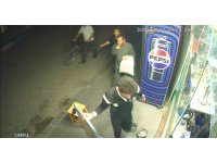 Çekirdek çitlerken telefonu çaldı: "Şeytana uydum" dedi