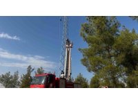 Mersin’de yüksek gerilim direğinde mahsur kalan işçi kurtarıldı