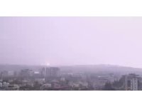 Hatay’da yıldırımın düşme anı kameraya yansıdı