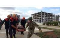 Dağın zirvesinde fenalaşınca ekiplerin kurtarmak için seferber olduğu adam hayatını kaybetti