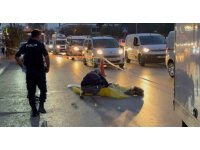 Yolun karşısına geçerken kamyonun çarptığı yaşlı adam öldü