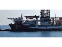 Türkiye’nin 228 metrelik denizdeki yeni gücü: Türkiye’nin rengine boyandı