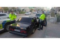 Yüksek sesli müzik yayını aday sürücüyü hem aracından hem de ehliyetten etti