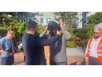 Alanya’da motosiklet sürücülerine ücretsiz kask dağıtıldı