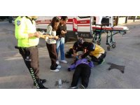 Antalya’da otomobille çarpışan motosikletin sürücüsü yola savrularak yaralandı