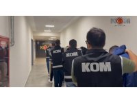 Antalya’da motosikletle gelip iş yerine kurşun yağdırdılar: O anlar kamerada