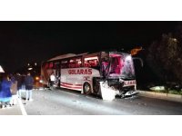 Alanya’da otobüs ile tır çarpıştı: 5 yaralı