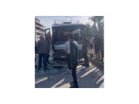 Biri işçi servisi 3 aracın karıştığı kazada 4 kişi yaralandı