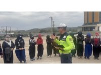 Osmaniye’de 15 kişilik minibüsten 30 işçi çıktı